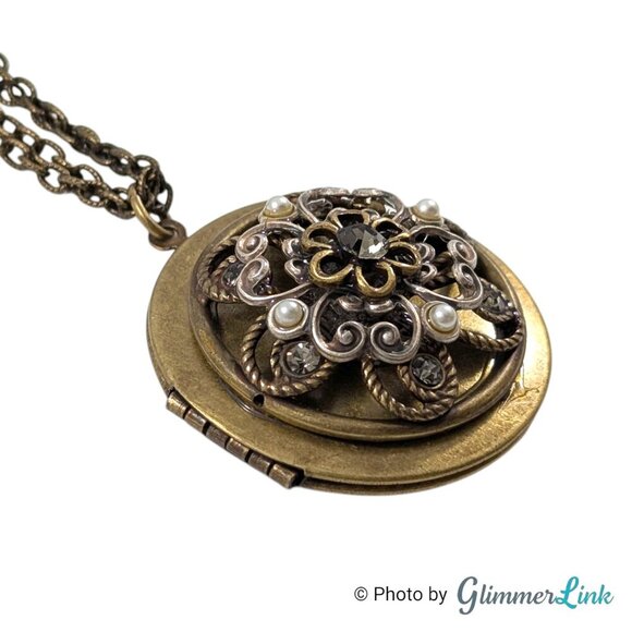 Sweet Romance Victorian Style Bronze Tone Locket Pendant Long Chain Necklace - Picture 6 of 13